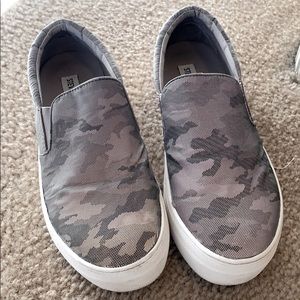 Steve Madden slip-ons